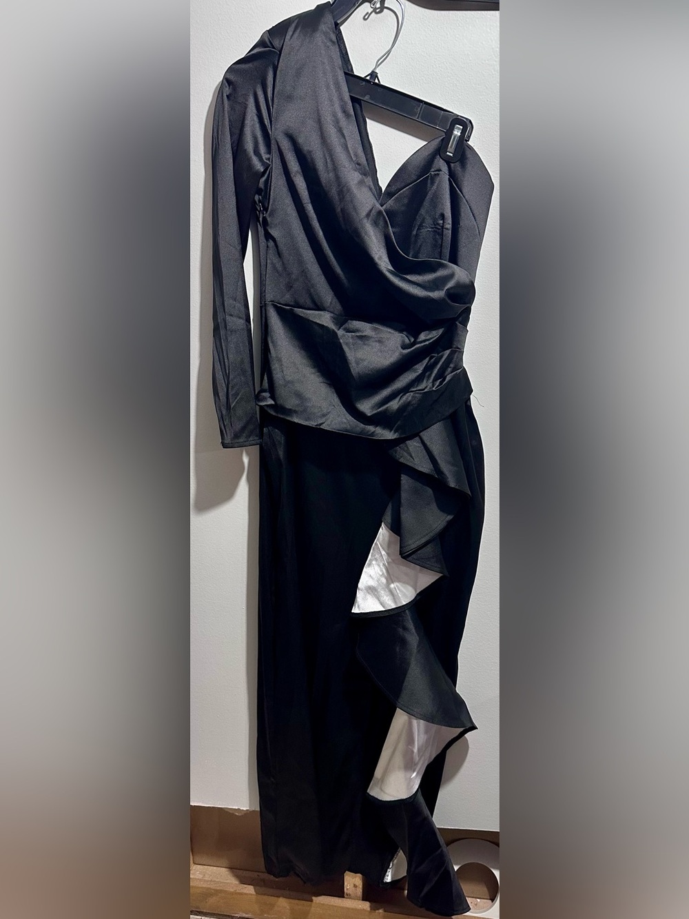 Black Draped Satin Evening Dress Size M One Shoulder (1245)